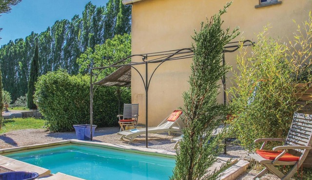 Gorgeous home in Pont Saint Esprit