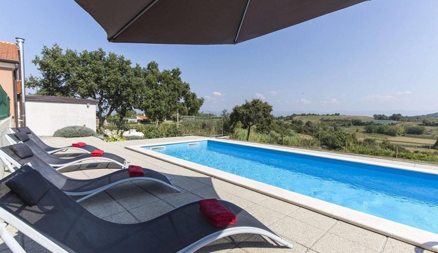 Gorgeous home in Novaki Motovunski