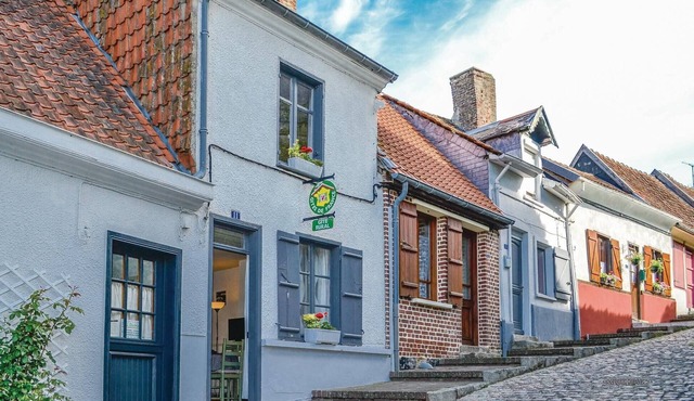 Gorgeous home in Auxi le Château