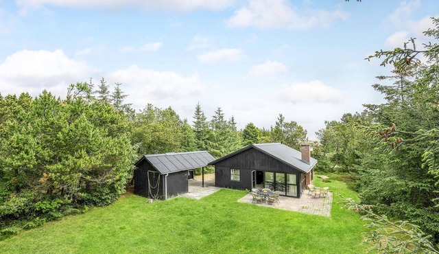 Gorgeous home in ålbæk with kitchen