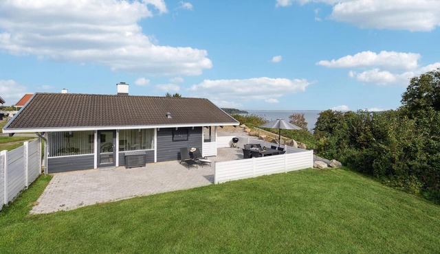 Gorgeous home in Aabenraa with WiFi