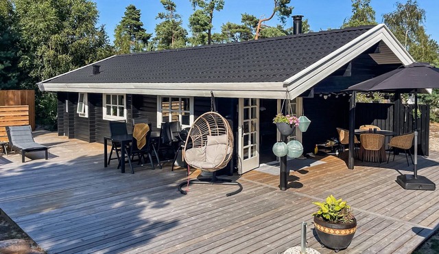 Gorgeous home in Aakirkeby with WiFi