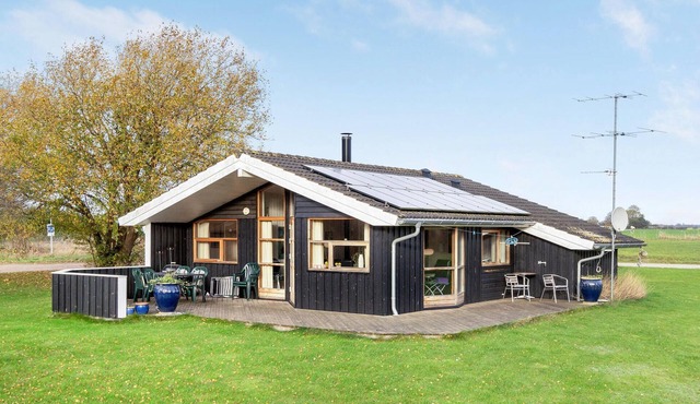 Gorgeous home in Askeby with sauna