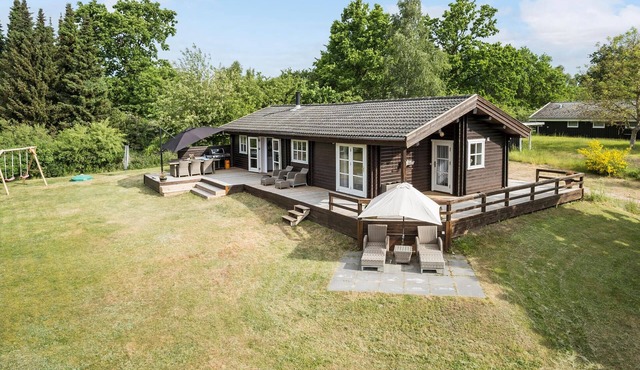 Gorgeous home in Asnæs with kitchen