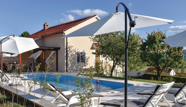 Gorgeous home in Bajagic