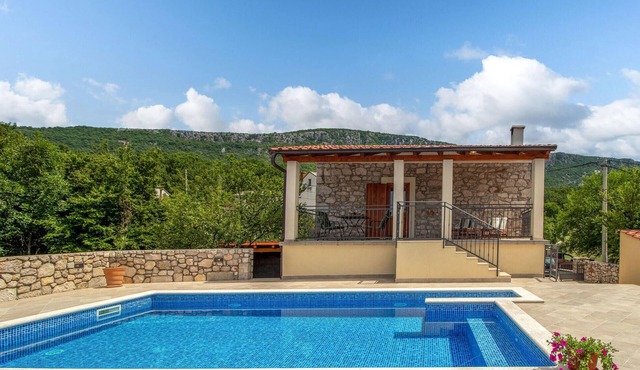 Gorgeous home in Barci