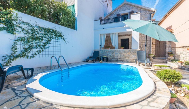 Gorgeous home in Benkovac with WiFi