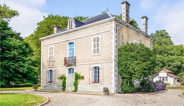 Gorgeous Home In Beylongue
