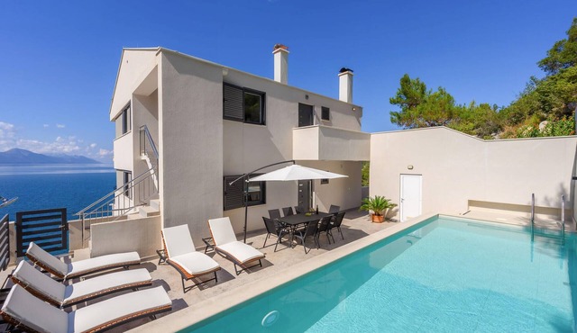 Gorgeous home in Blace