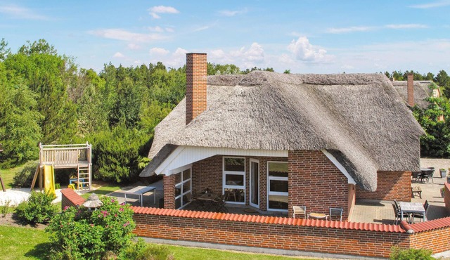 Gorgeous home in Blåvand with kitchen