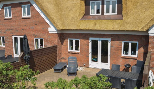 Gorgeous home in Blåvand with WiFi