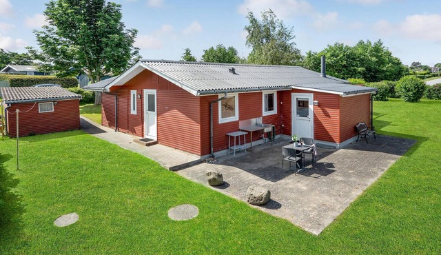 Gorgeous home in Bogense with kitchen