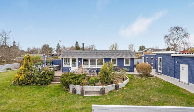 Gorgeous home in Bogø By with WiFi