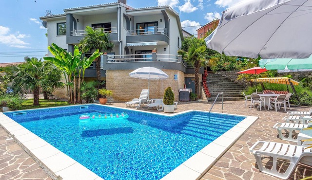 Gorgeous home in Bregi