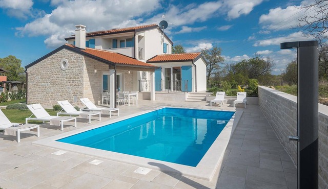 Gorgeous home in Buje