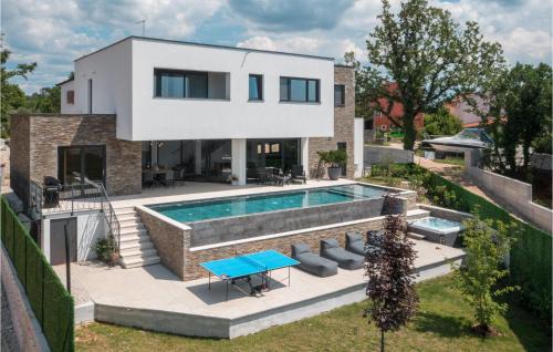 Gorgeous Home In Buje With Sauna