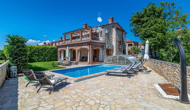 Gorgeous home in Cabrunici