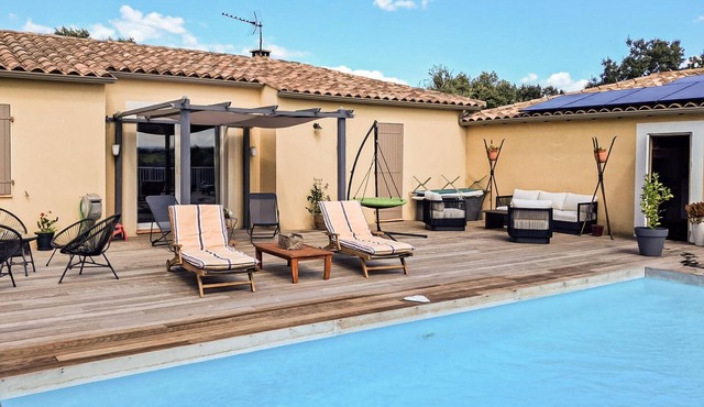 Gorgeous home in Collias