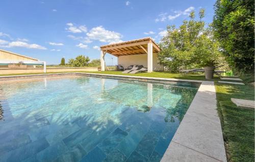 Gorgeous Home In Comps