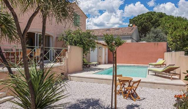 Gorgeous home in Creissan with WiFi