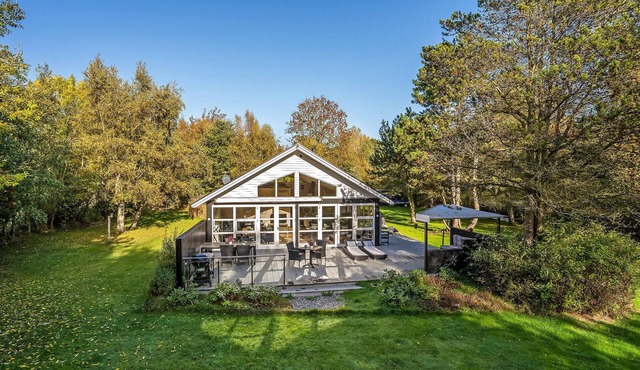 Gorgeous home in Dannemare with kitchen