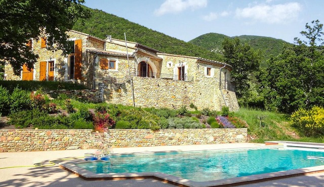 Gorgeous home in Dieulefit with WiFi
