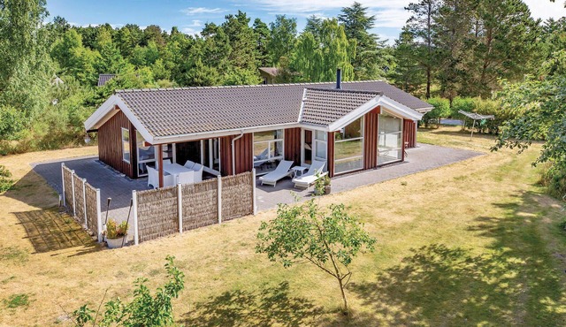 Gorgeous home in Sjællands Odde
