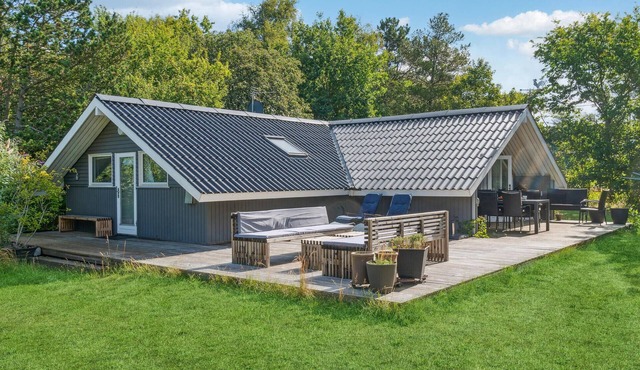 Gorgeous home in Sjællands Odde