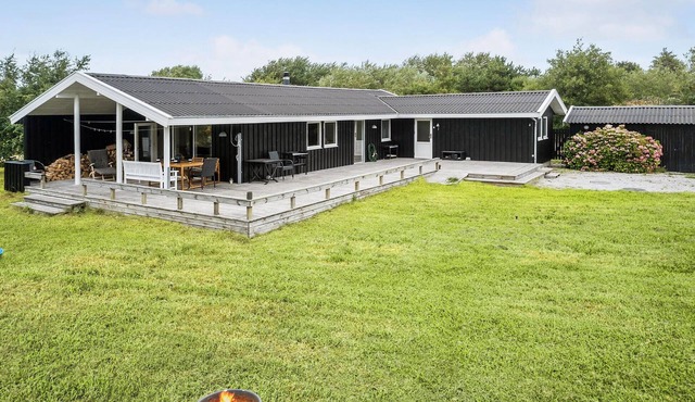 Gorgeous home in Sjællands Odde with WiFi