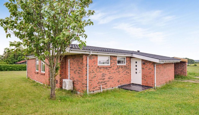 Gorgeous home in Egå with WiFi