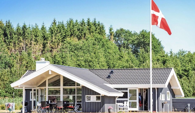 Gorgeous home in Ejstrupholm with sauna