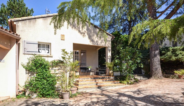 Gorgeous home in Entrechaux