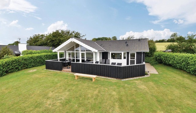 Gorgeous home in Faaborg with WiFi