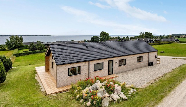 Gorgeous home in Faaborg with WiFi