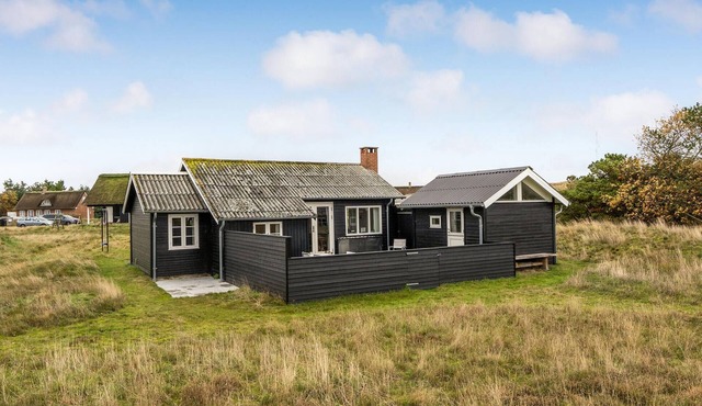 Gorgeous home in Fanø with kitchen