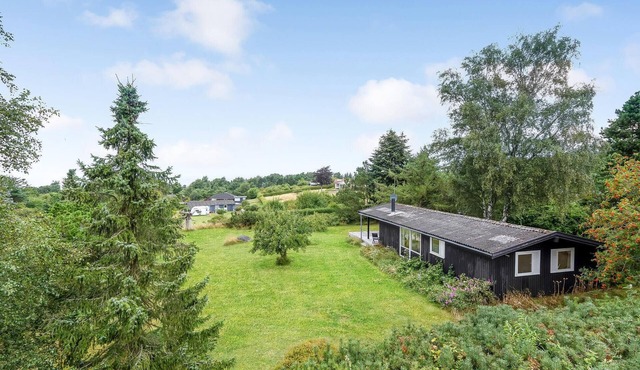 Gorgeous home in Fårevejle with kitchen
