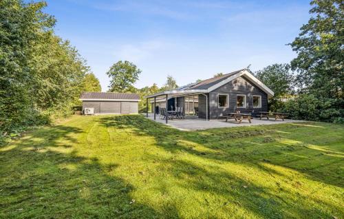 Gorgeous Home In Farsø With Wifi