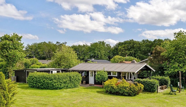 Gorgeous home in Farsø with kitchen