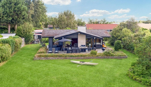 Gorgeous home in Fejø with WiFi