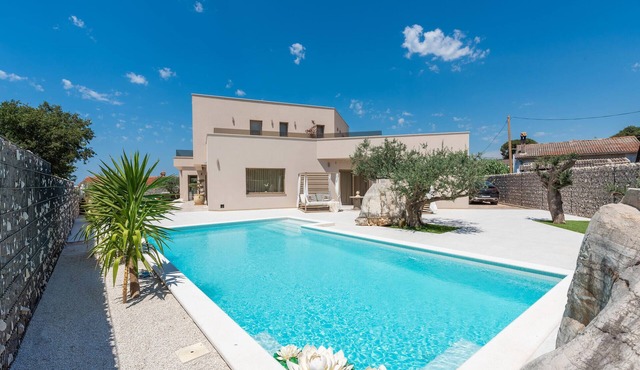 Gorgeous home in Galizana with sauna