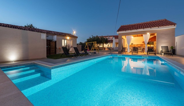 Gorgeous home in Galovac