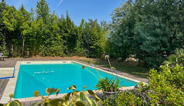 Gorgeous home in Geay