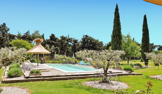 Gorgeous home in Graveson with WiFi