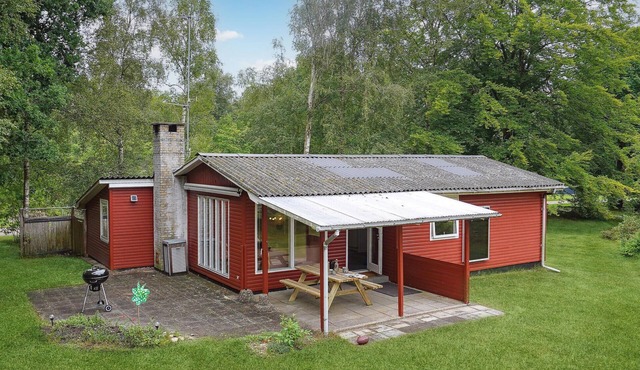 Gorgeous home in Hadsund with kitchen
