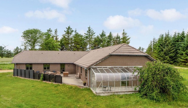 Gorgeous home in Hanstholm with kitchen