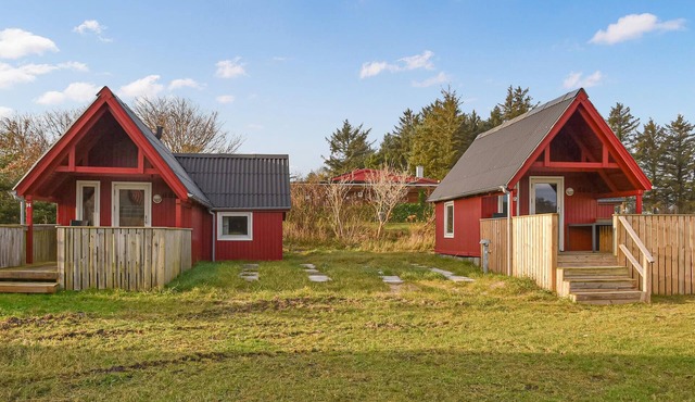 Gorgeous home in Hanstholm with outdoor swimming pool