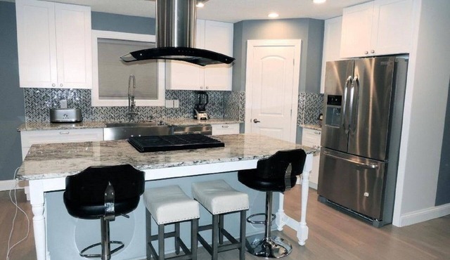 Gorgeous Home in Heart of Northeast's Art District! Just 10 min from Downtown!