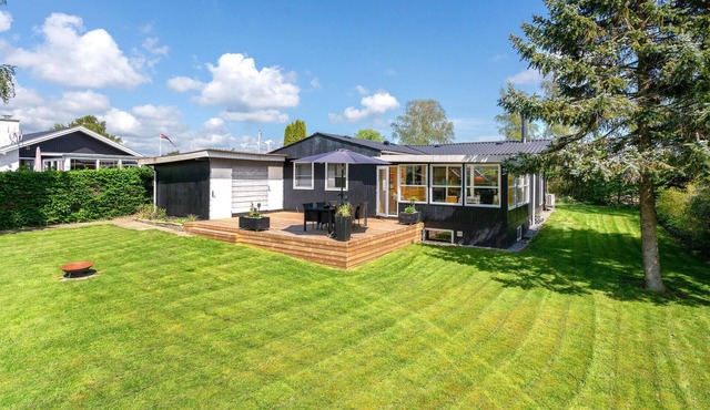 Gorgeous home in Hejls with WiFi