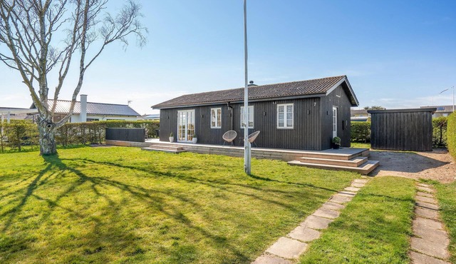 Gorgeous home in Hejls with kitchen