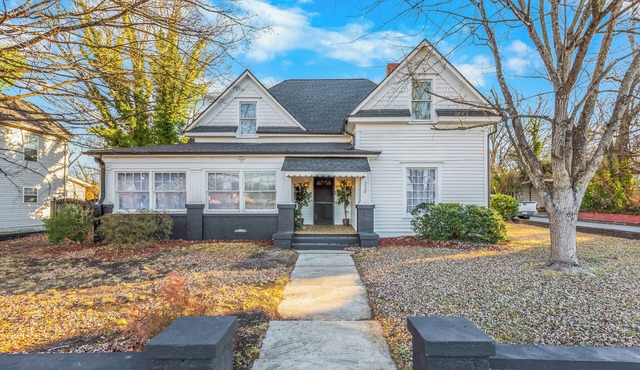 Gorgeous home in historic Downtown Thomasville 5bd/2bath sleeps up to 15 people